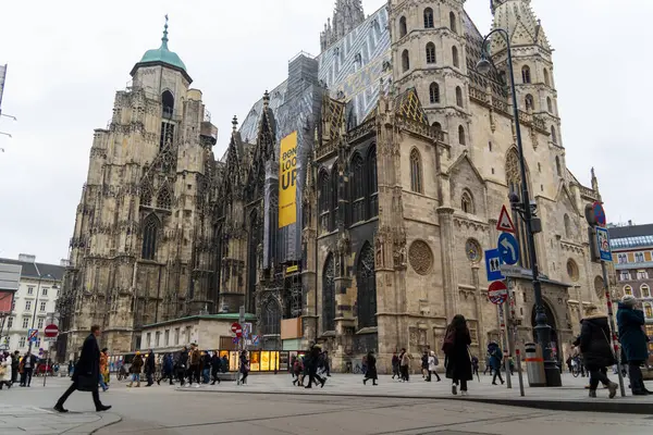 Viyana: Zamansız mimarinin modern cazibeyle buluştuğu, tarihi ve yeniliği her köşede harmanladığı yer