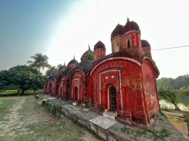 Tayland şehrindeki kırmızı tapınak