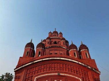 Başkentin başkentinde bulunan kutsal mezarlığın kırmızı tapınağı en ünlü şehrin...