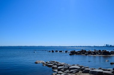  Kayalıklı Sakin Baltık Denizi Kıyısı