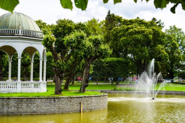 Tallinn 'deki Kadriorg Parkı ve Çeşmesi