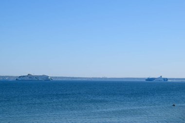 Tallinn yakınlarındaki Baltık Denizi 'nde feribot.