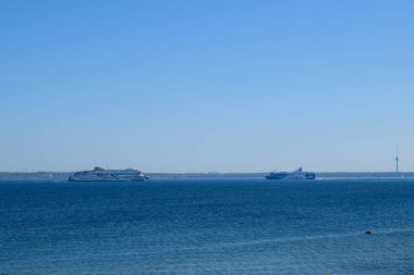 Tallinn yakınlarındaki Baltık Denizi 'nde feribot.