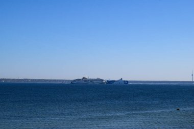 Tallinn yakınlarındaki Baltık Denizi 'nde feribot.