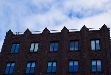 Tallinn 'deki Desenli Yüzlü Art Deco Tuğla Bina