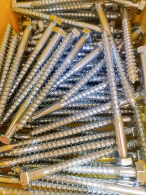 Gümüş Metal Lag Yığını Sarı Kutuda Vidalar