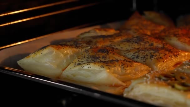 Ciasto Francuskie Domowej Roboty Pieczenia Ciasta Przekąski Serem Nasiona Sezamu — Wideo stockowe