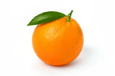 Beyaz arkaplanda taze turuncu