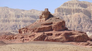 İsrail 'in kuzeyindeki ölü denizin büyük kanyonunun güzel manzarası