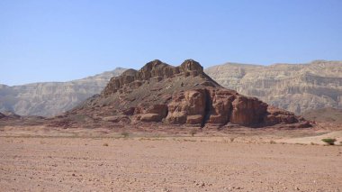 Kuzeydeki ölü denizin güzel manzarası.
