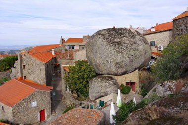 Portekiz köyü Monsanto. Ekim. Portekiz.