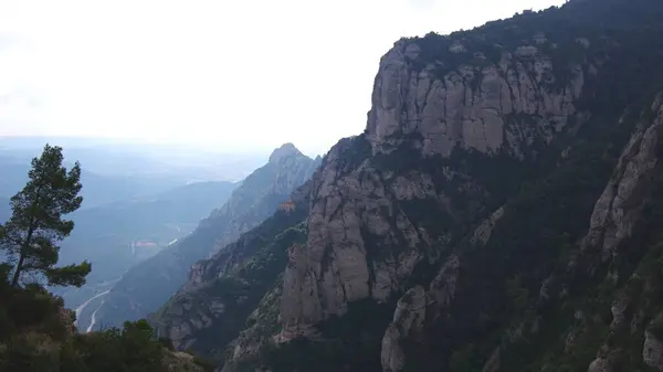 Dağların manzarası Montserrat Katalonya İspanya
