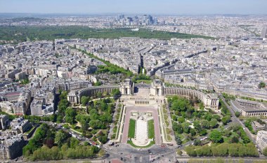 Eyfel Kulesi yüksekliğinden Paris şehir görünümü