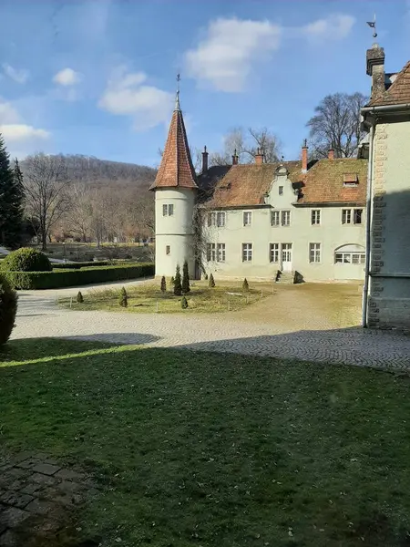 Harika bir kale. Mimarlık. Eğlence için. Doğa.