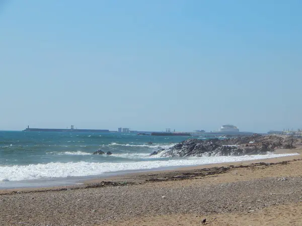 Akdeniz kıyıları.