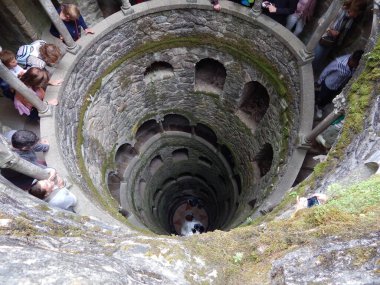 Eski taş duvar Sinra Portekiz