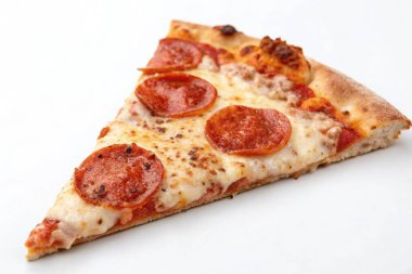 Sucuklu ve peynirli pizza