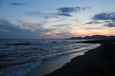 Dalaman Mugla Türkiye 'nin Kayacik Sahili' nde Günbatımı Manzarası çok güzel. Yüksek kalite fotoğraf