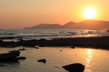 Yaz Denizi 'nde Gün Batımı. Yüksek kalite fotoğraf