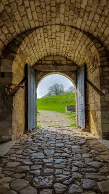 Kalede taş bir duvar