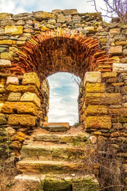 Eski kale Harabeleri