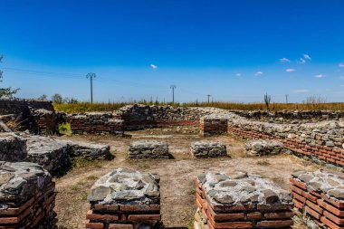 Roma İmparatorluğu 'nun antik Roma tapınağının kalıntıları.
