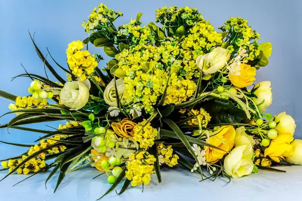 Bahçedeki güzel çiçekler