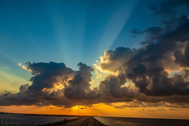 Akdeniz üzerinde gün batımı