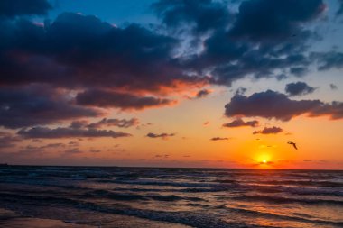 Denizde gün batımı