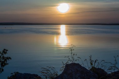 Denizde güzel gün batımı