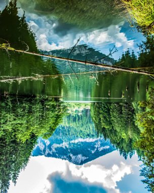 Dağların güzel manzarası