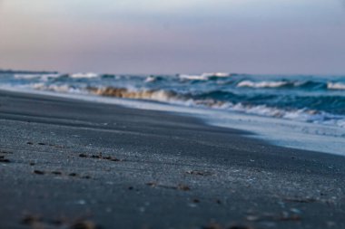 Sahilde güzel bir gün batımı