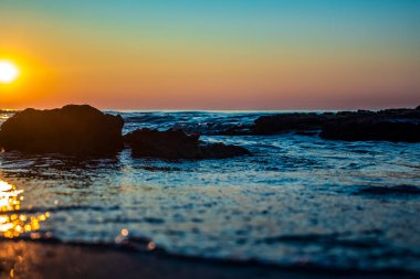 Sahilde güzel bir gün batımı