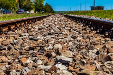 Kırsal kesimde demiryolu hattı, perspektif manzarası