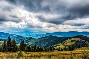 Dağların güzel manzarası