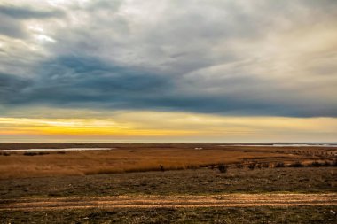 Güzel göl manzarası