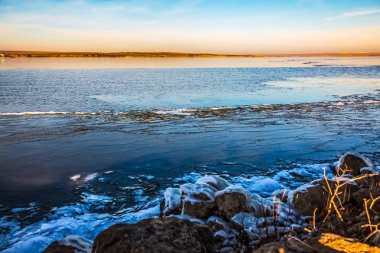Gölde güzel bir gün batımı