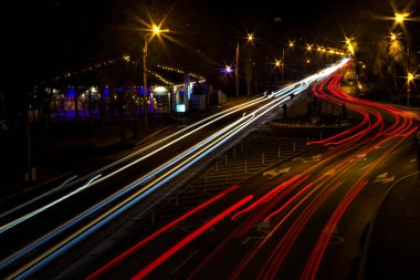Barselona şehrinin gece manzarası