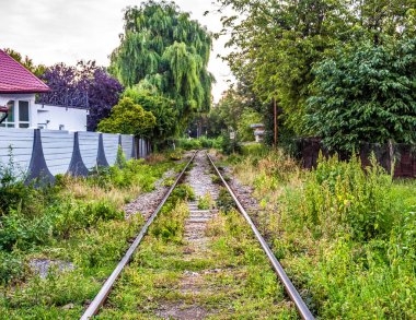 Kırsaldaki eski tren istasyonu.