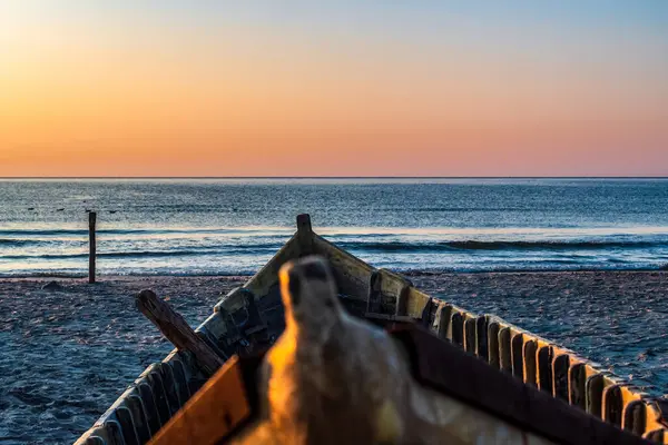 Sahilde gün batımı