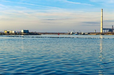 Büyük bir sanayi enerji santrali ve enerji santrali olan sanayi bölgesi
