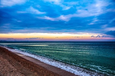 Denizde güzel bir gün batımı