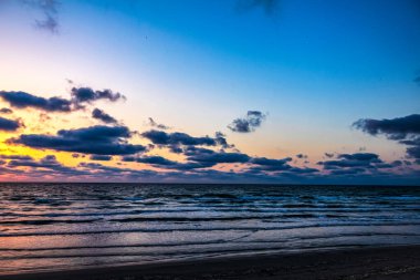 Denizde gün batımı