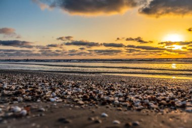 Denizde gün batımı