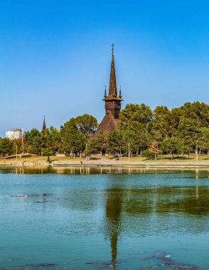 Tayland şehrindeki kutsal üçlünün kilisesi.