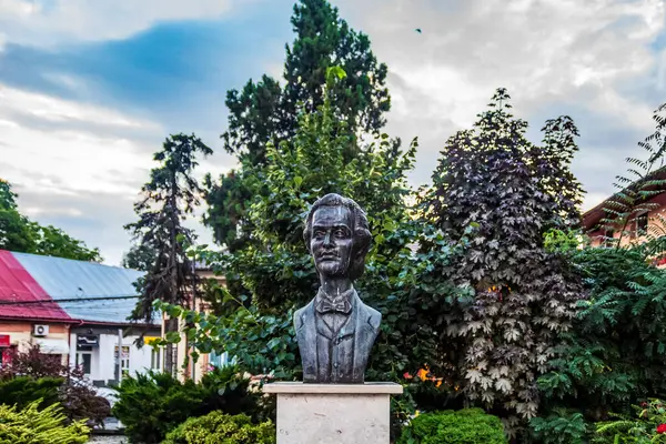 Cherdnitsi, Ukrayna 'daki ilk yazarın anıtı.