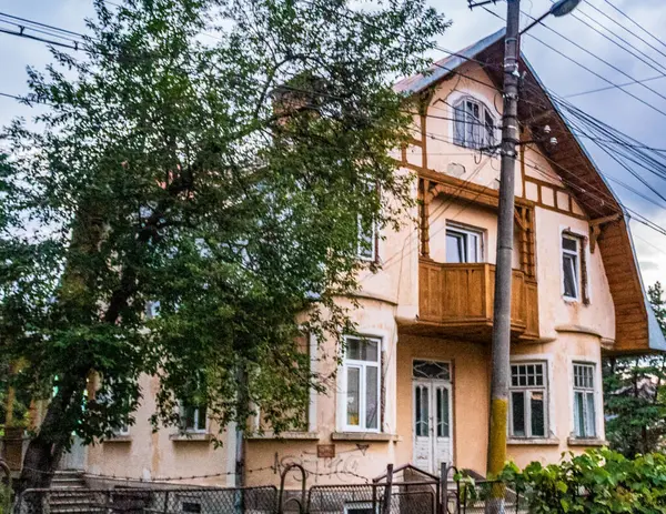 Kiev, Ukrayna 'daki eski ahşap evler.