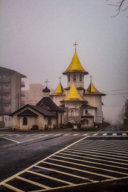 Sabah kutsal mezarlığın kilisesi.
