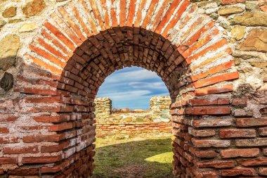 Eski kale Harabeleri