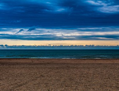 Sahilde güzel gün batımı